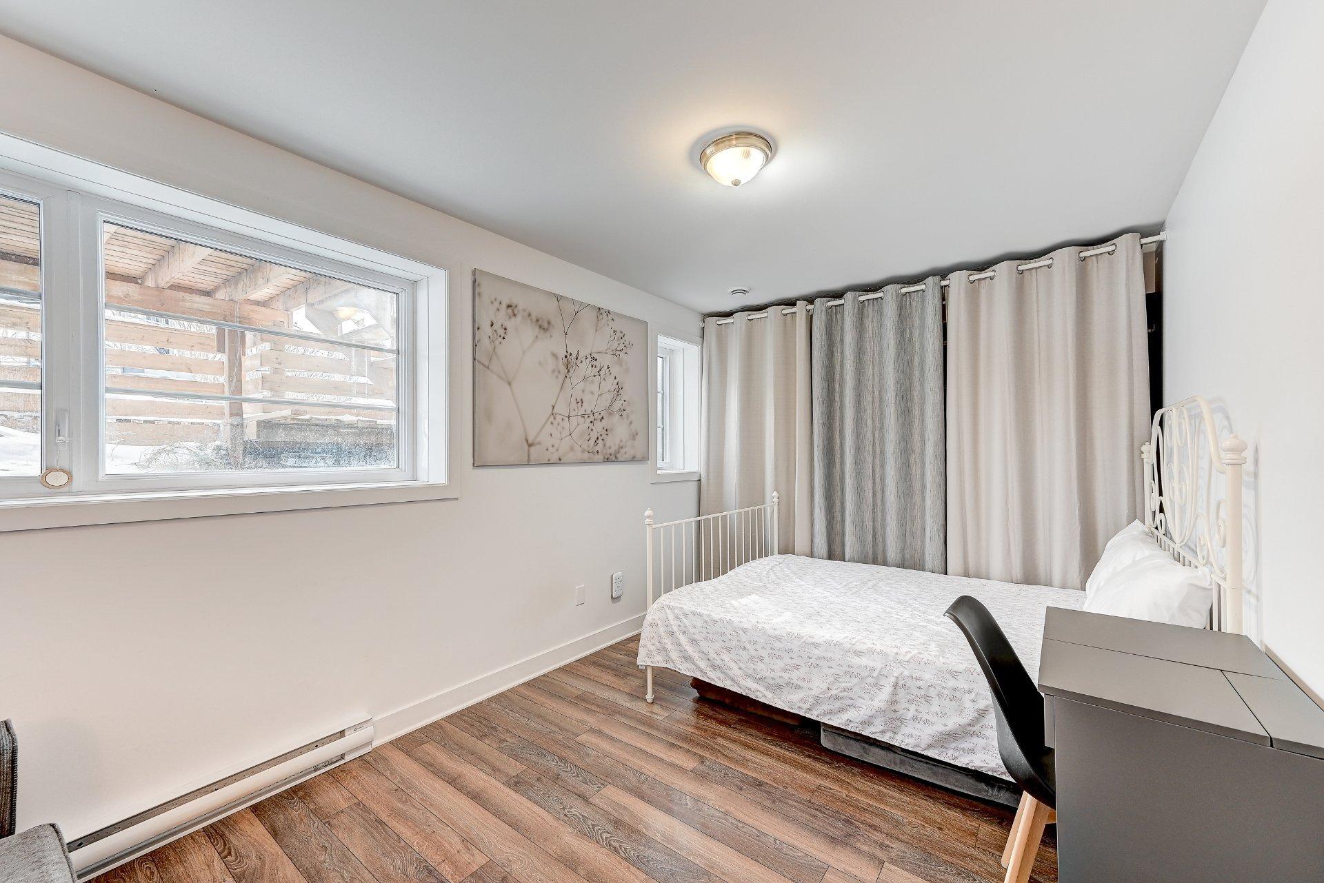 









3995


Rue Outremont

,
Brossard,




QC
J4Y3C4

