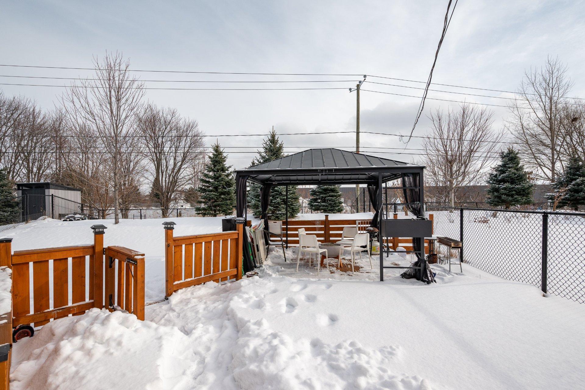 









3995


Rue Outremont

,
Brossard,




QC
J4Y3C4

