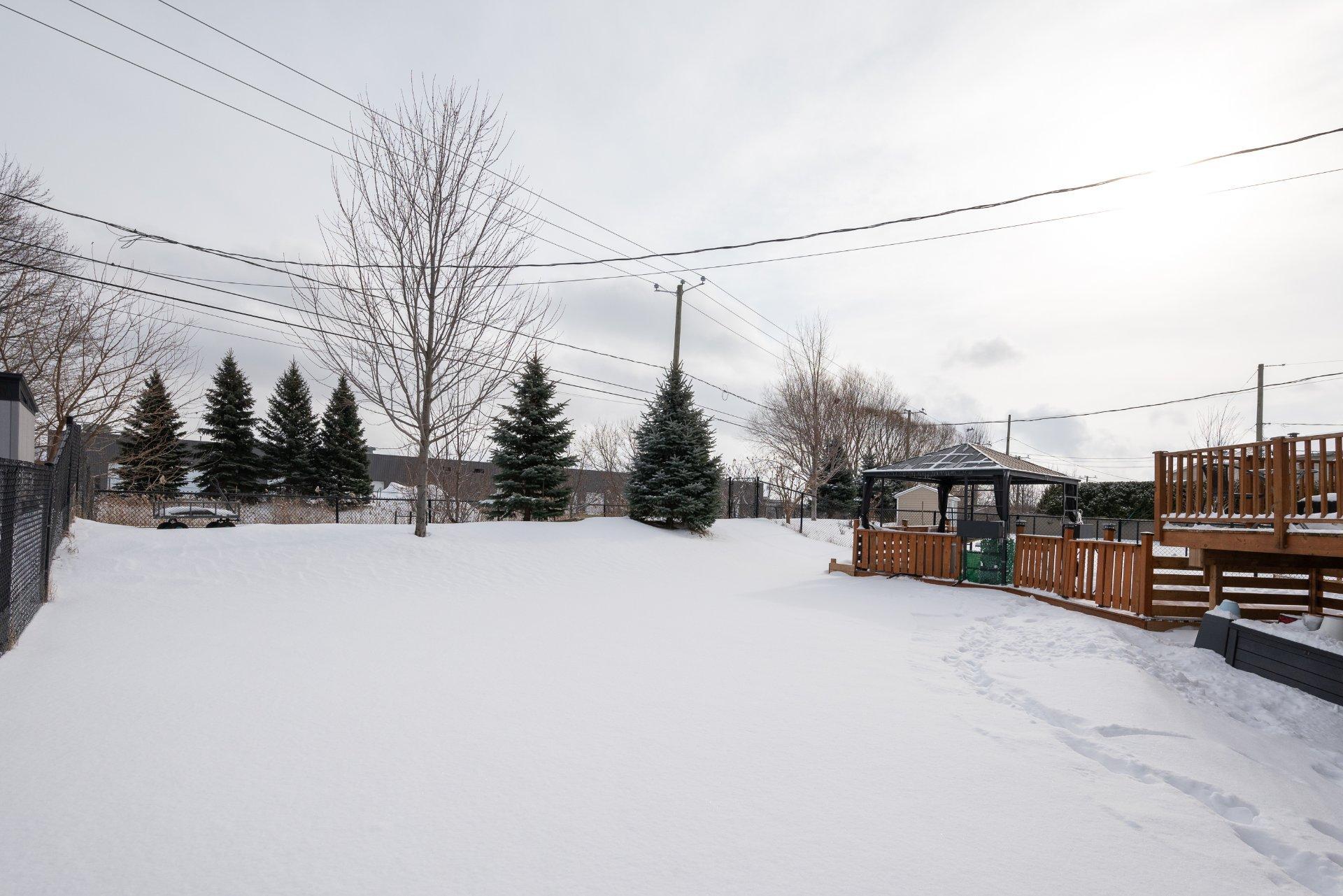 









3995


Rue Outremont

,
Brossard,




QC
J4Y3C4

