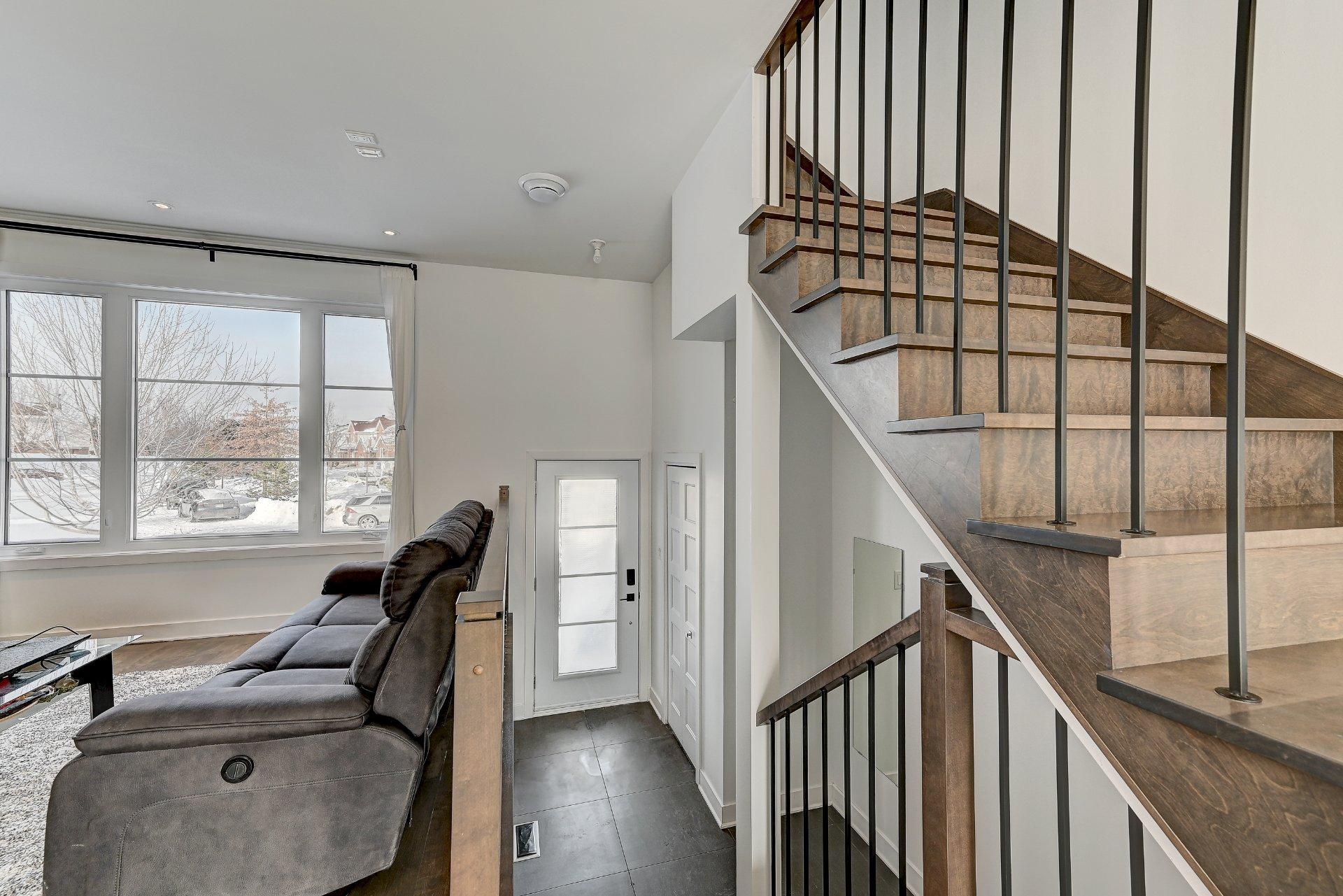 









3995


Rue Outremont

,
Brossard,




QC
J4Y3C4

