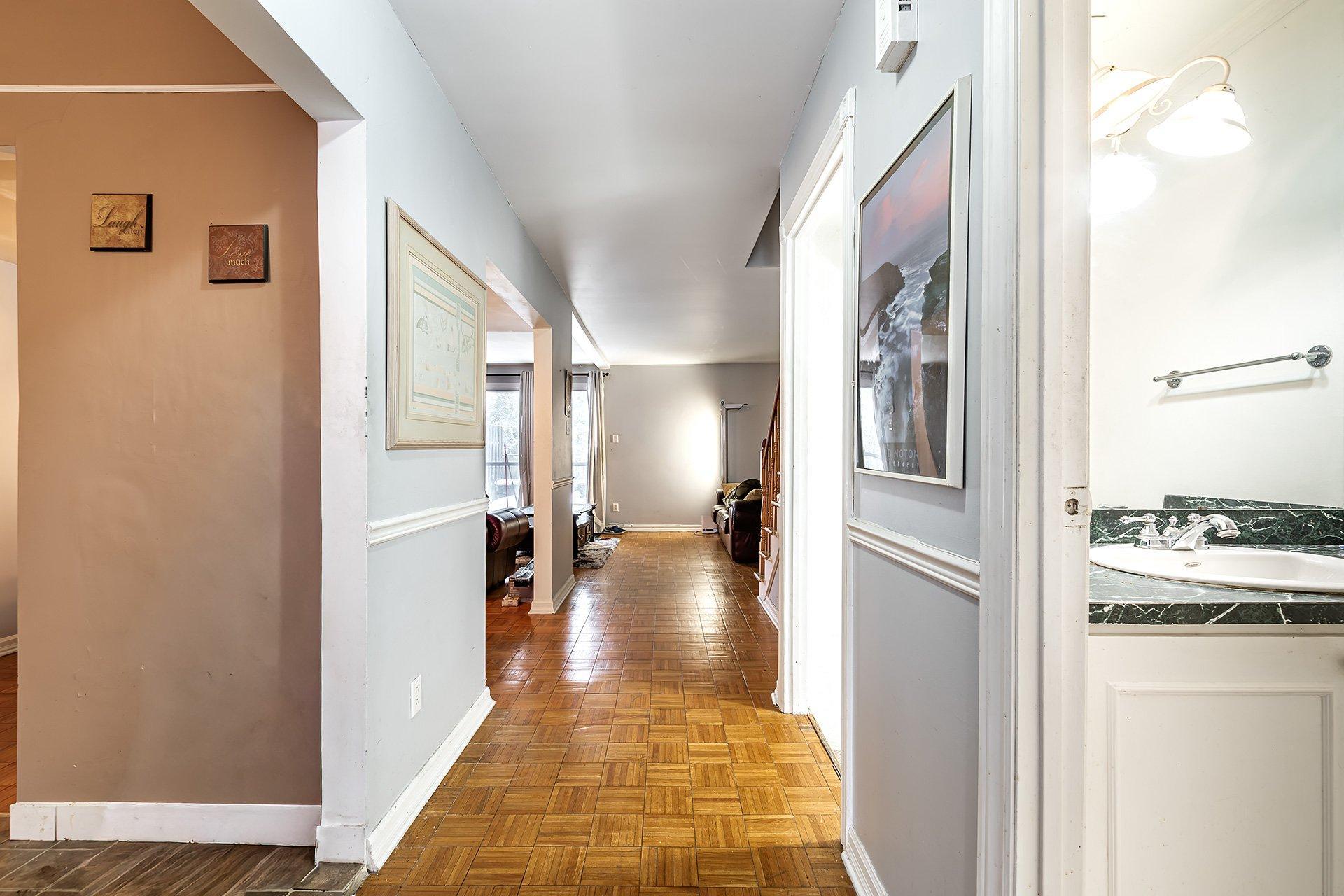 









4838


Rue Lake

,
Dollard-des-Ormeaux,




QC
H9G1G8

