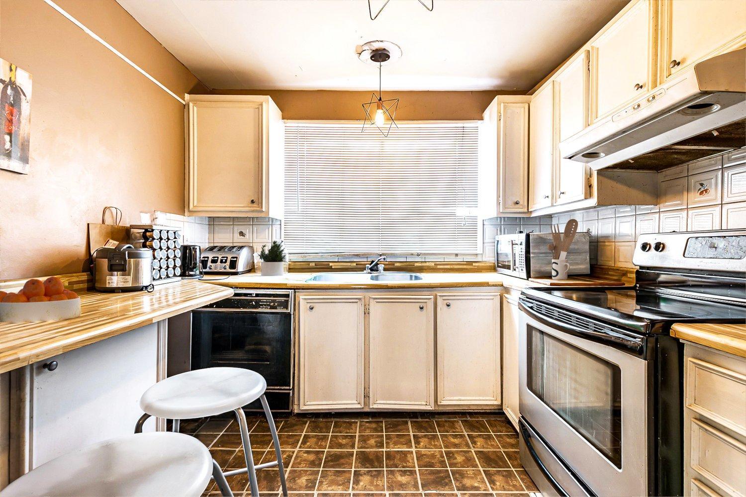 









4838


Rue Lake

,
Dollard-des-Ormeaux,




QC
H9G1G8

