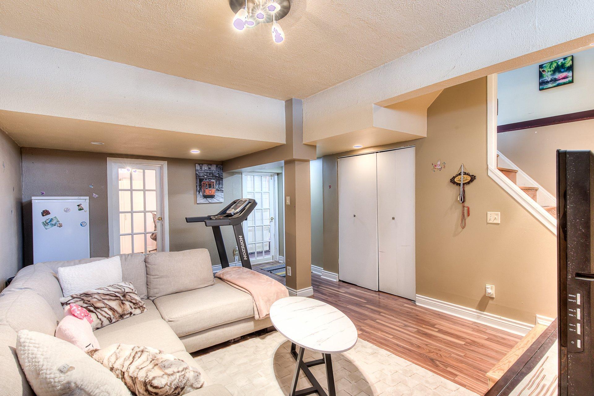 









291


Rue Soupras

,
Montréal (L'Île-Bizard/Sainte-Geneviève),




QC
H9C2E1

