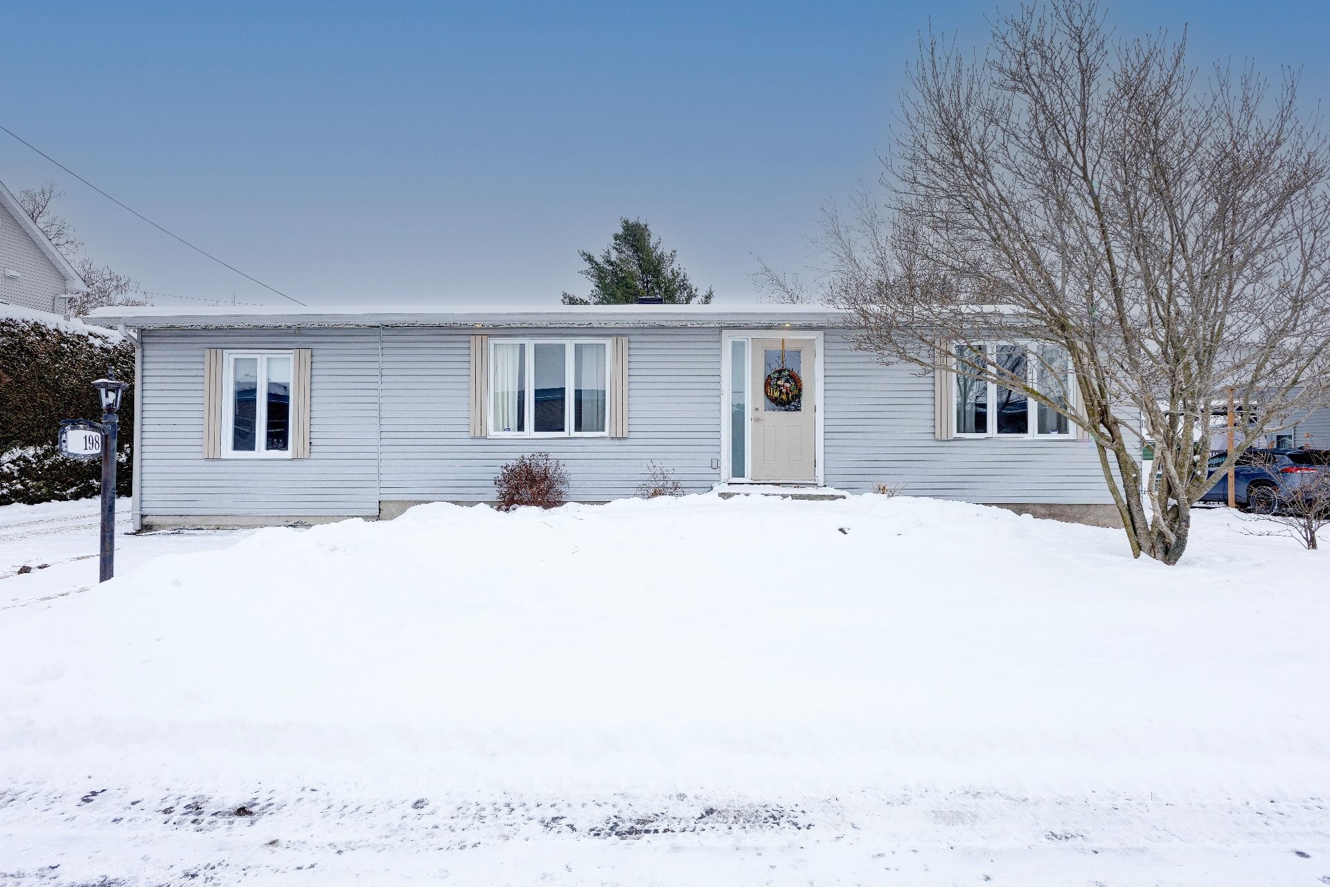 









198


Rue Courville

,
Saint-Jean-sur-Richelieu,




QC
J2W2Y9

