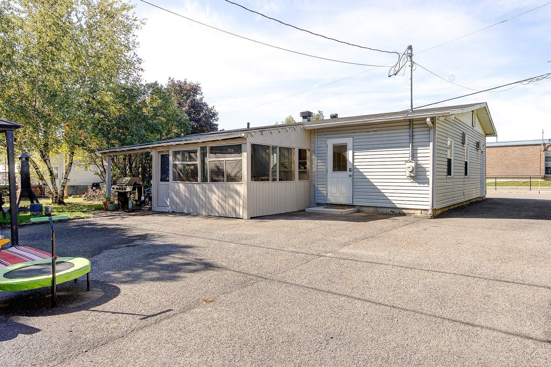 









198


Rue Courville

,
Saint-Jean-sur-Richelieu,




QC
J2W2Y9

