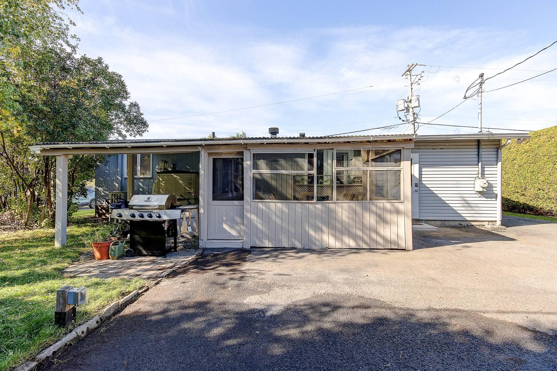 









198


Rue Courville

,
Saint-Jean-sur-Richelieu,




QC
J2W2Y9

