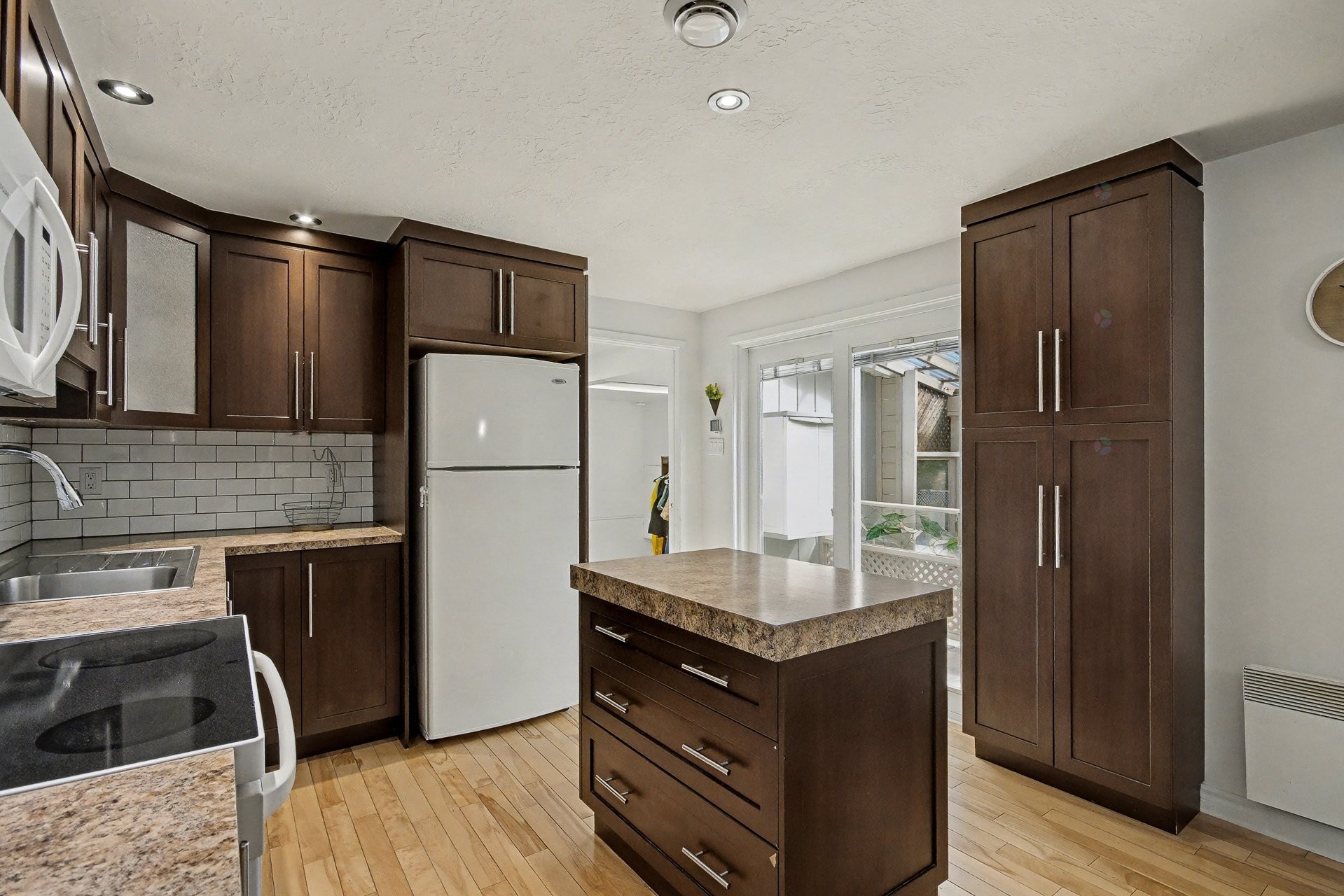 









198


Rue Courville

,
Saint-Jean-sur-Richelieu,




QC
J2W2Y9

