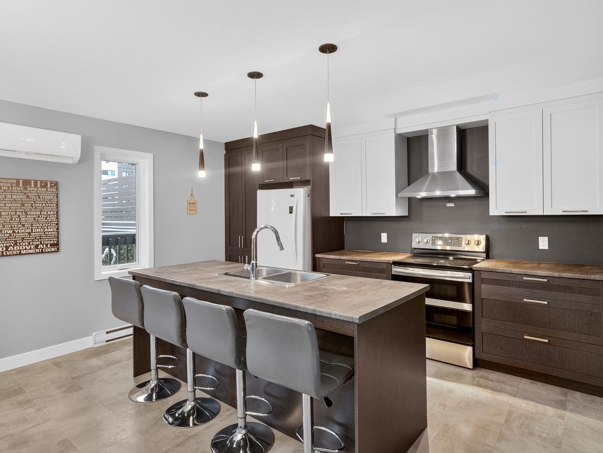 









3540


Rue Nina-Owens

,
Sherbrooke (Les Nations),




QC
J1L0J5

