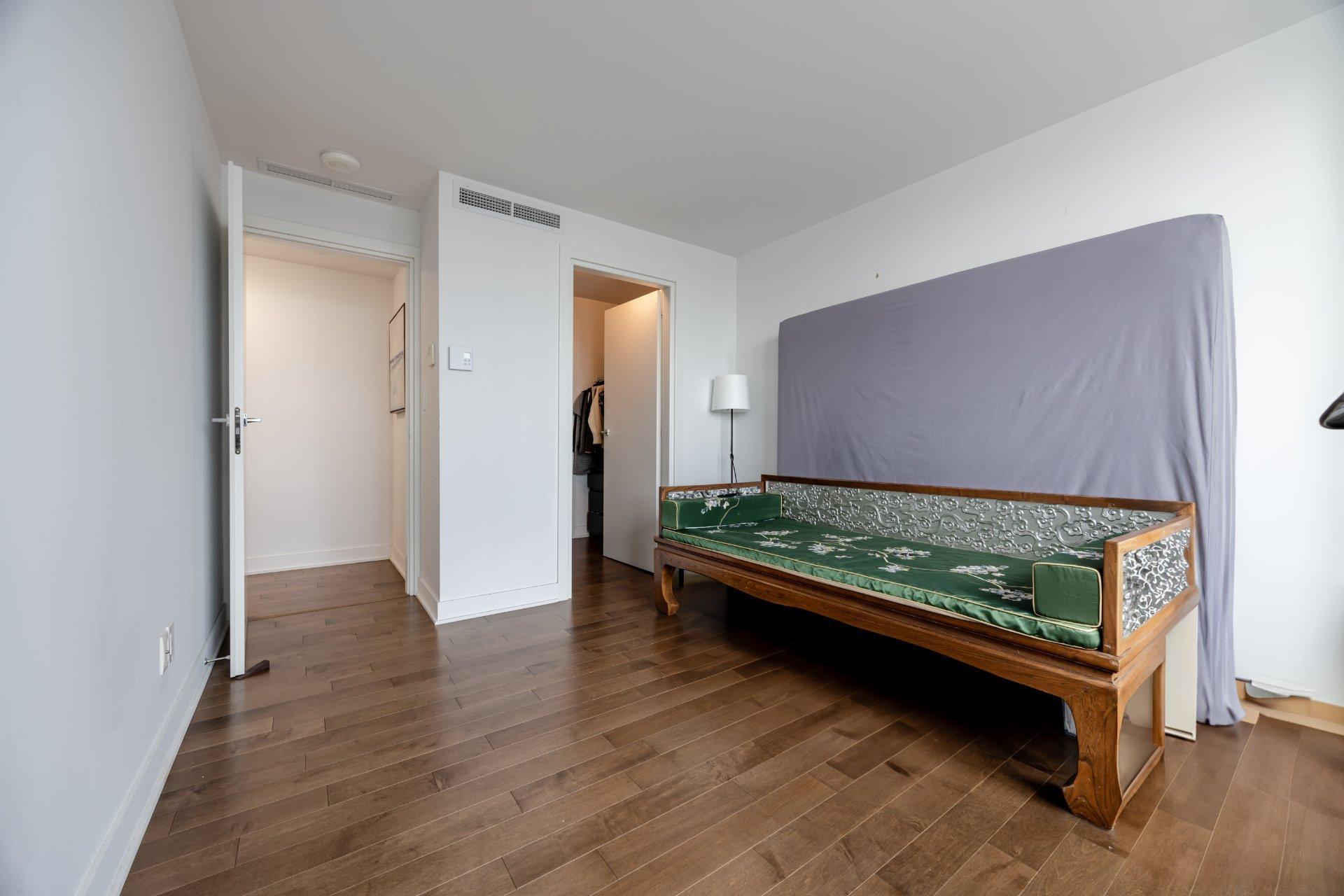 









1211


Rue Drummond

, 2405,
Montréal (Ville-Marie),




QC
H3G0B6

