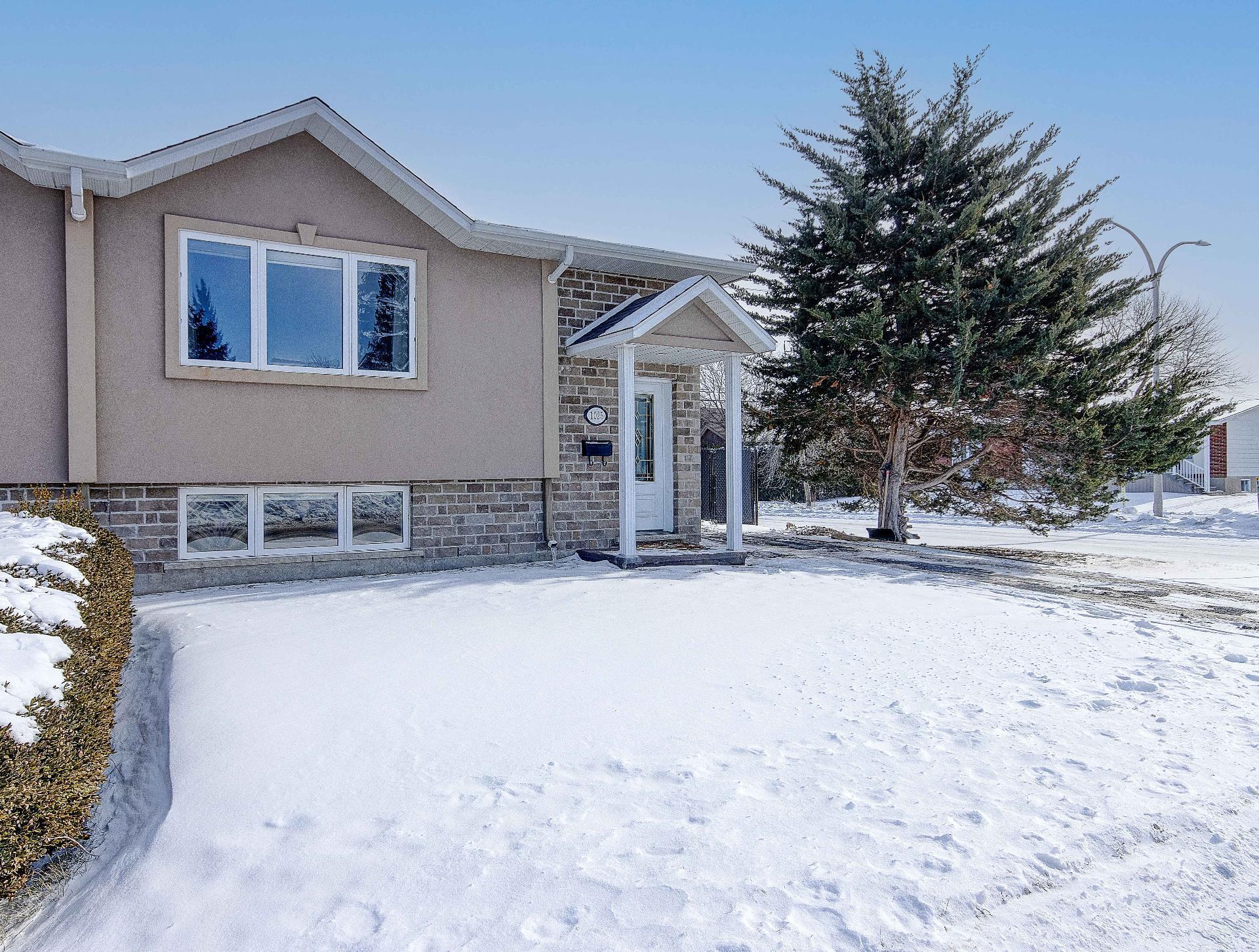 









1025


Boul. de Normandie

,
Saint-Jean-sur-Richelieu,




QC
J3A1J8

