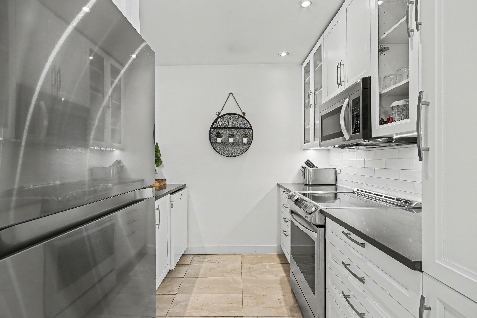 









1025


Boul. de Normandie

,
Saint-Jean-sur-Richelieu,




QC
J3A1J8

