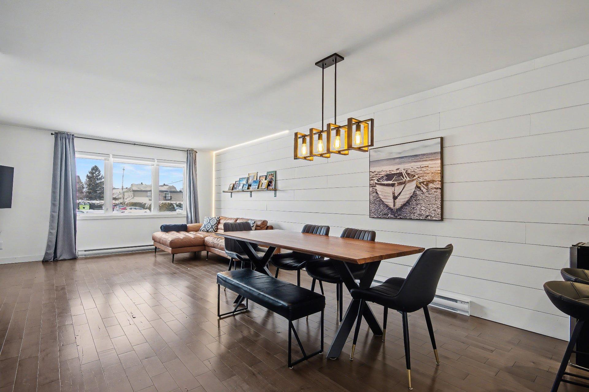 









1025


Boul. de Normandie

,
Saint-Jean-sur-Richelieu,




QC
J3A1J8

