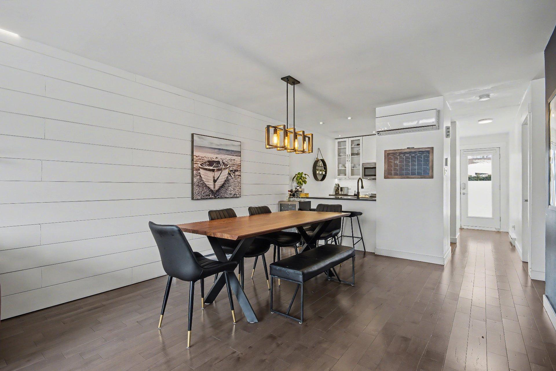 









1025


Boul. de Normandie

,
Saint-Jean-sur-Richelieu,




QC
J3A1J8

