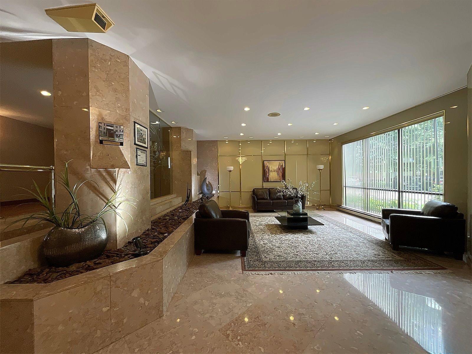 









5700


Av. Rembrandt

, 104,
Côte-Saint-Luc,




QC
H4W3E6

