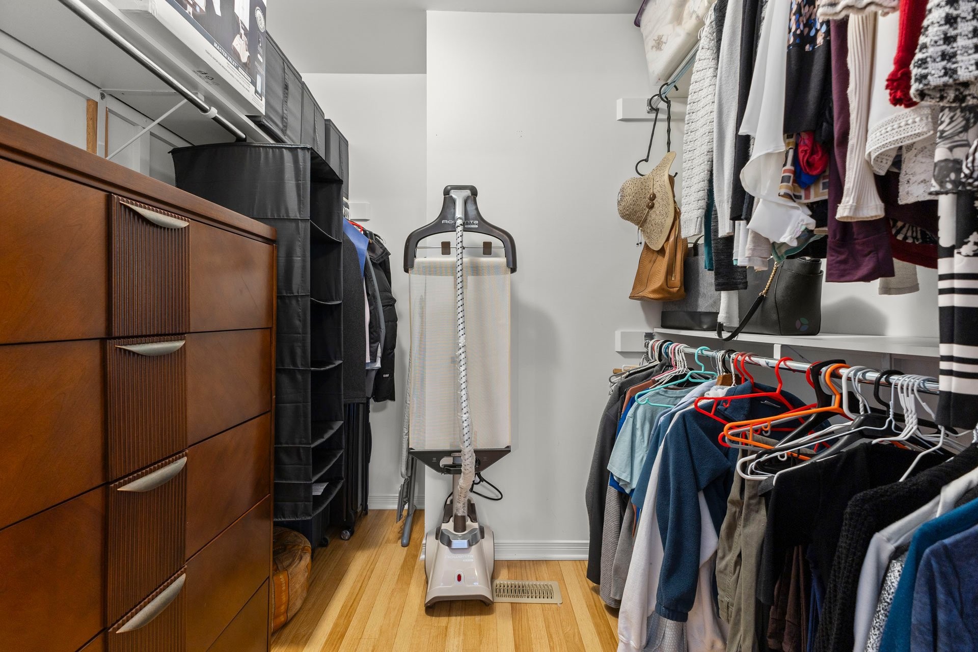 









40


Rue Michel-McNabb

,
Notre-Dame-de-l'Île-Perrot,




QC
J7V9R8

