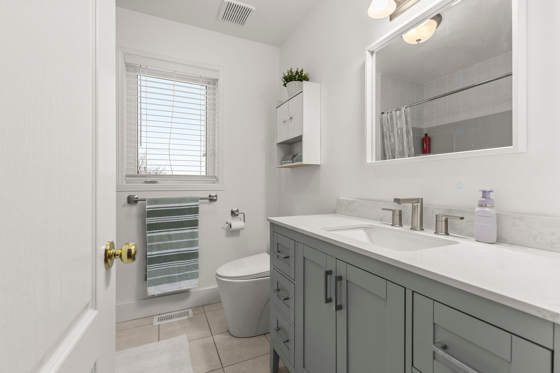 









40


Rue Michel-McNabb

,
Notre-Dame-de-l'Île-Perrot,




QC
J7V9R8

