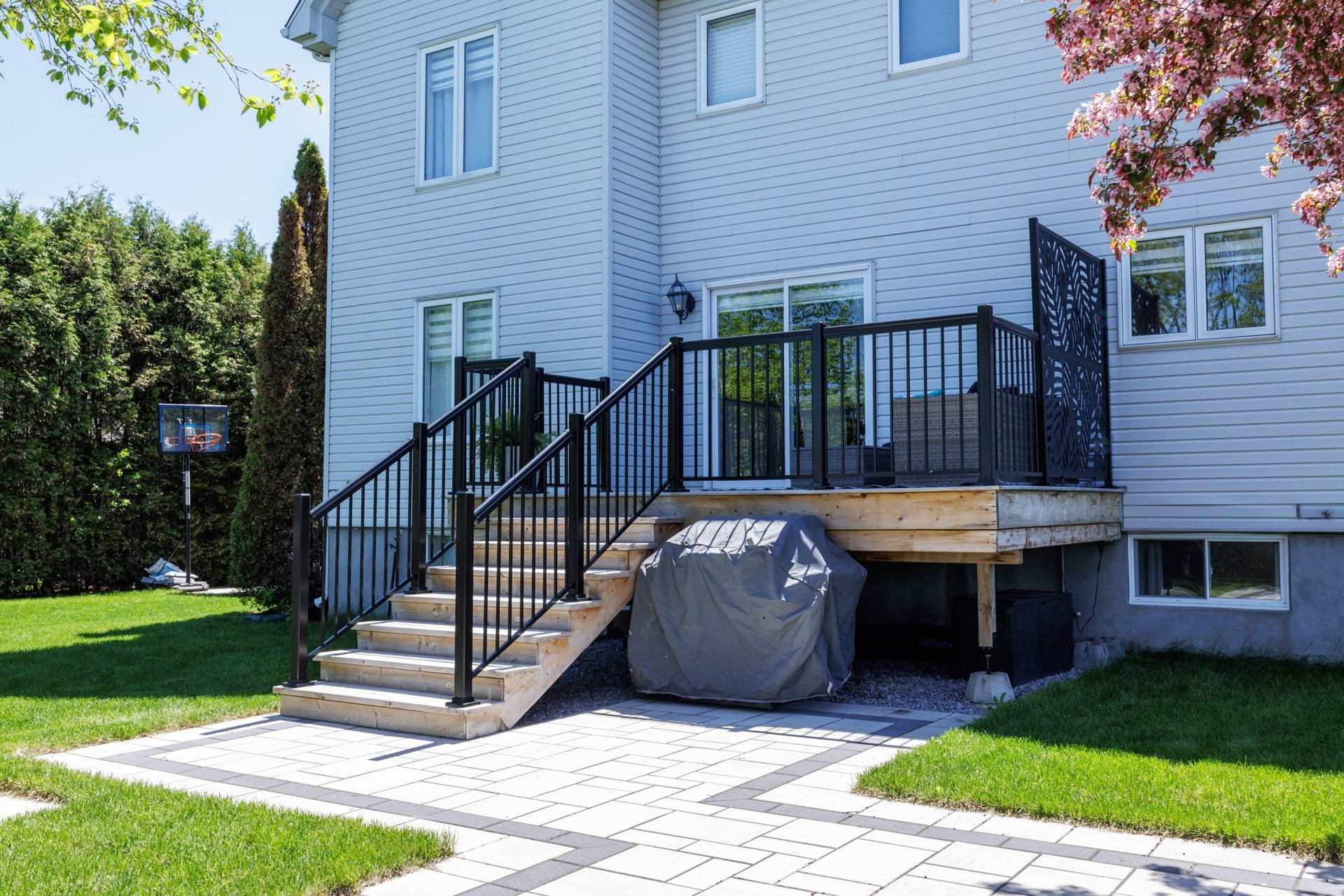 









40


Rue Michel-McNabb

,
Notre-Dame-de-l'Île-Perrot,




QC
J7V9R8

