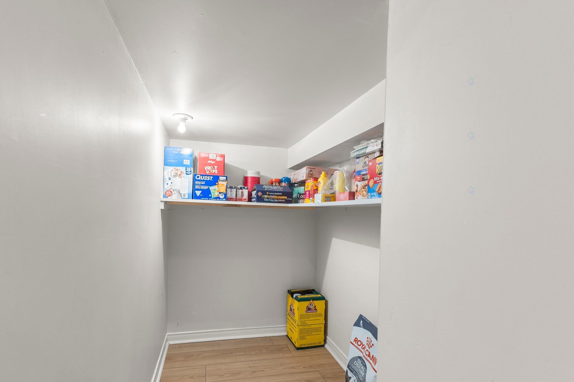 









40


Rue Michel-McNabb

,
Notre-Dame-de-l'Île-Perrot,




QC
J7V9R8

