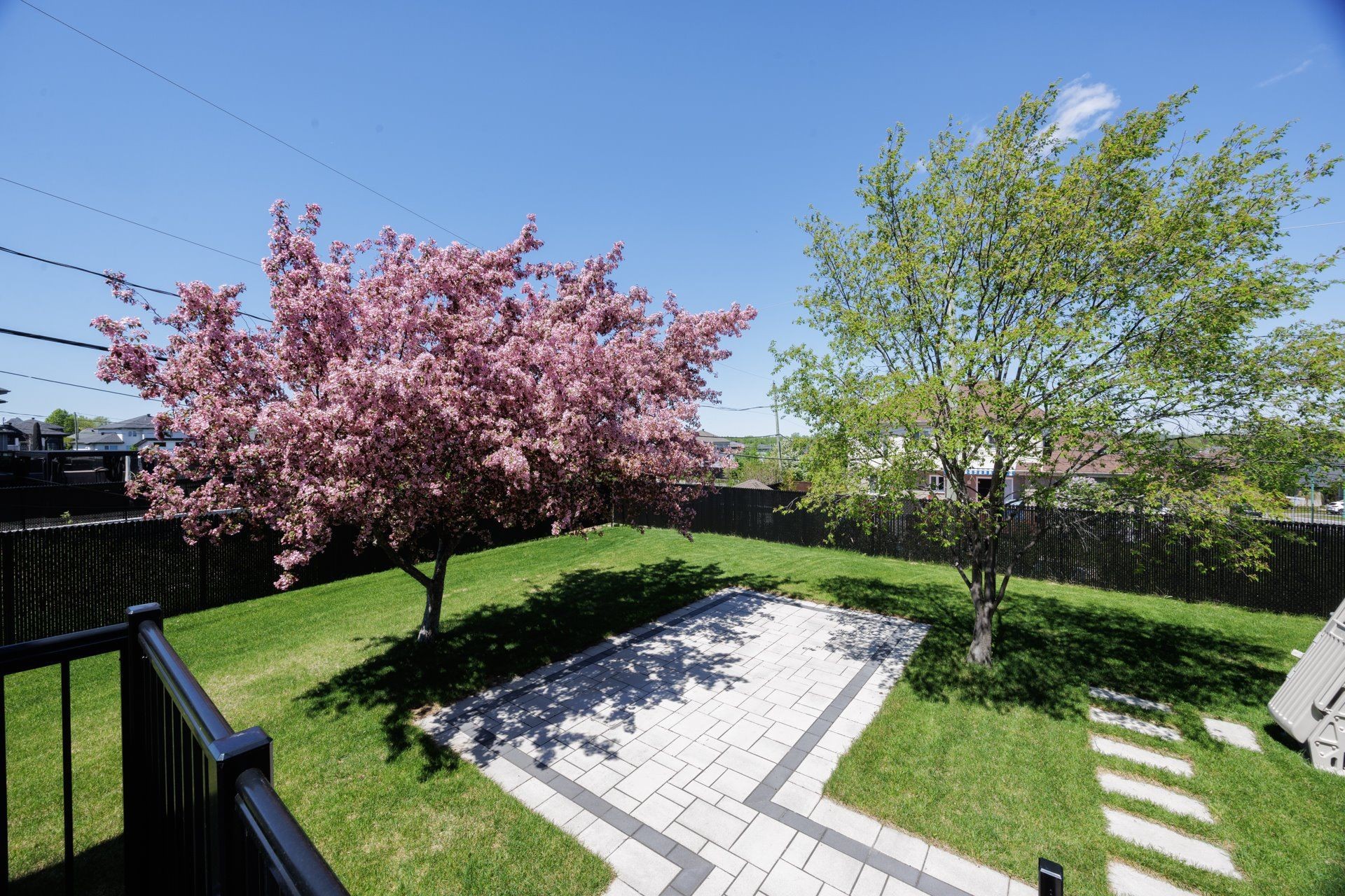 









40


Rue Michel-McNabb

,
Notre-Dame-de-l'Île-Perrot,




QC
J7V9R8

