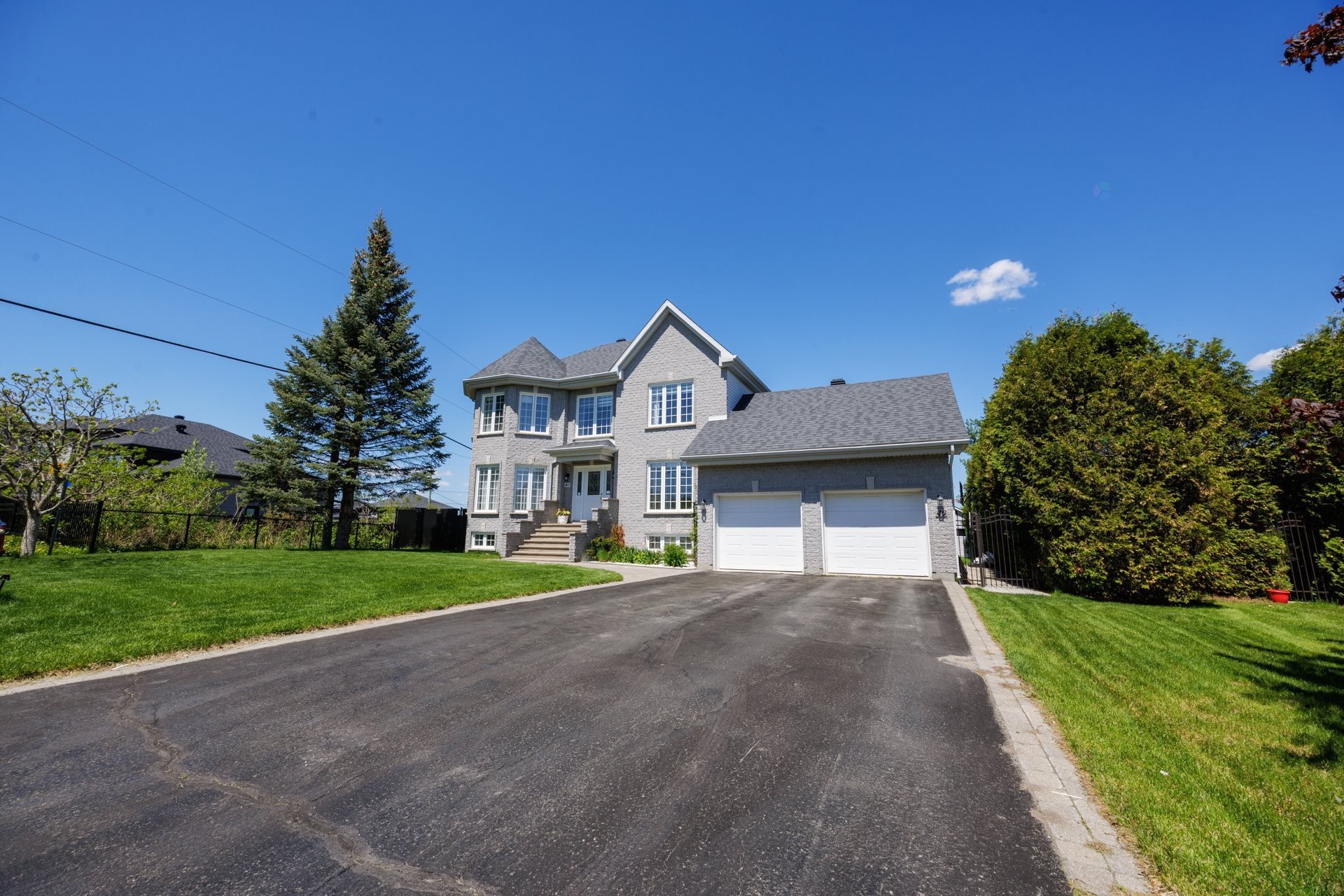 









40


Rue Michel-McNabb

,
Notre-Dame-de-l'Île-Perrot,




QC
J7V9R8

