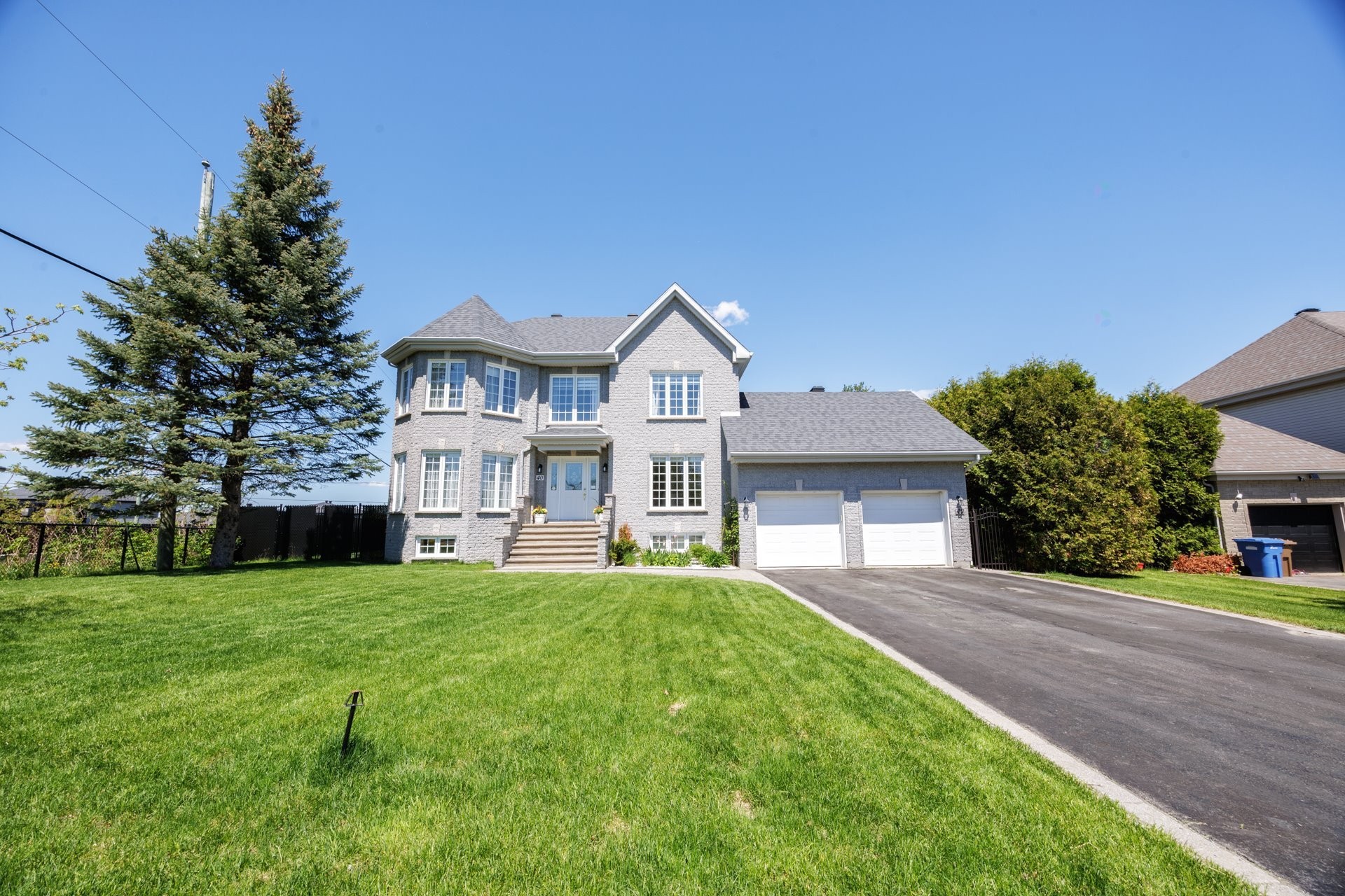 









40


Rue Michel-McNabb

,
Notre-Dame-de-l'Île-Perrot,




QC
J7V9R8

