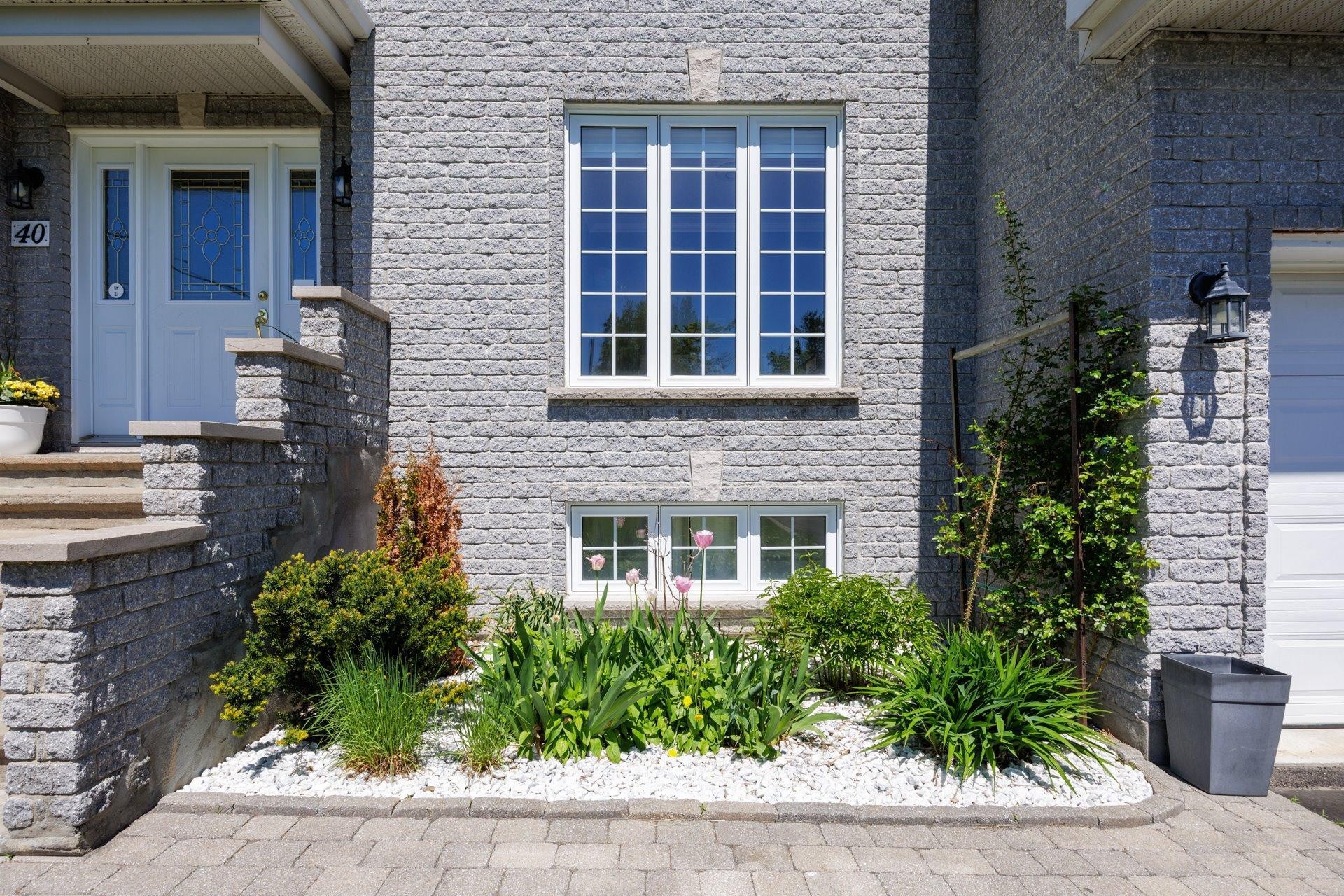 









40


Rue Michel-McNabb

,
Notre-Dame-de-l'Île-Perrot,




QC
J7V9R8

