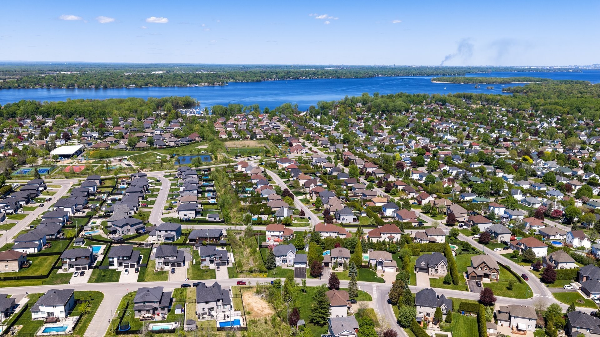 









40


Rue Michel-McNabb

,
Notre-Dame-de-l'Île-Perrot,




QC
J7V9R8

