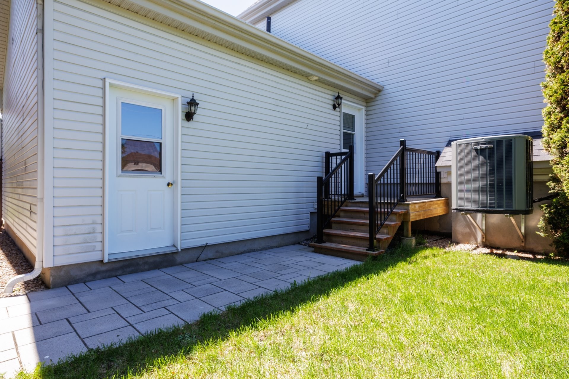 









40


Rue Michel-McNabb

,
Notre-Dame-de-l'Île-Perrot,




QC
J7V9R8

