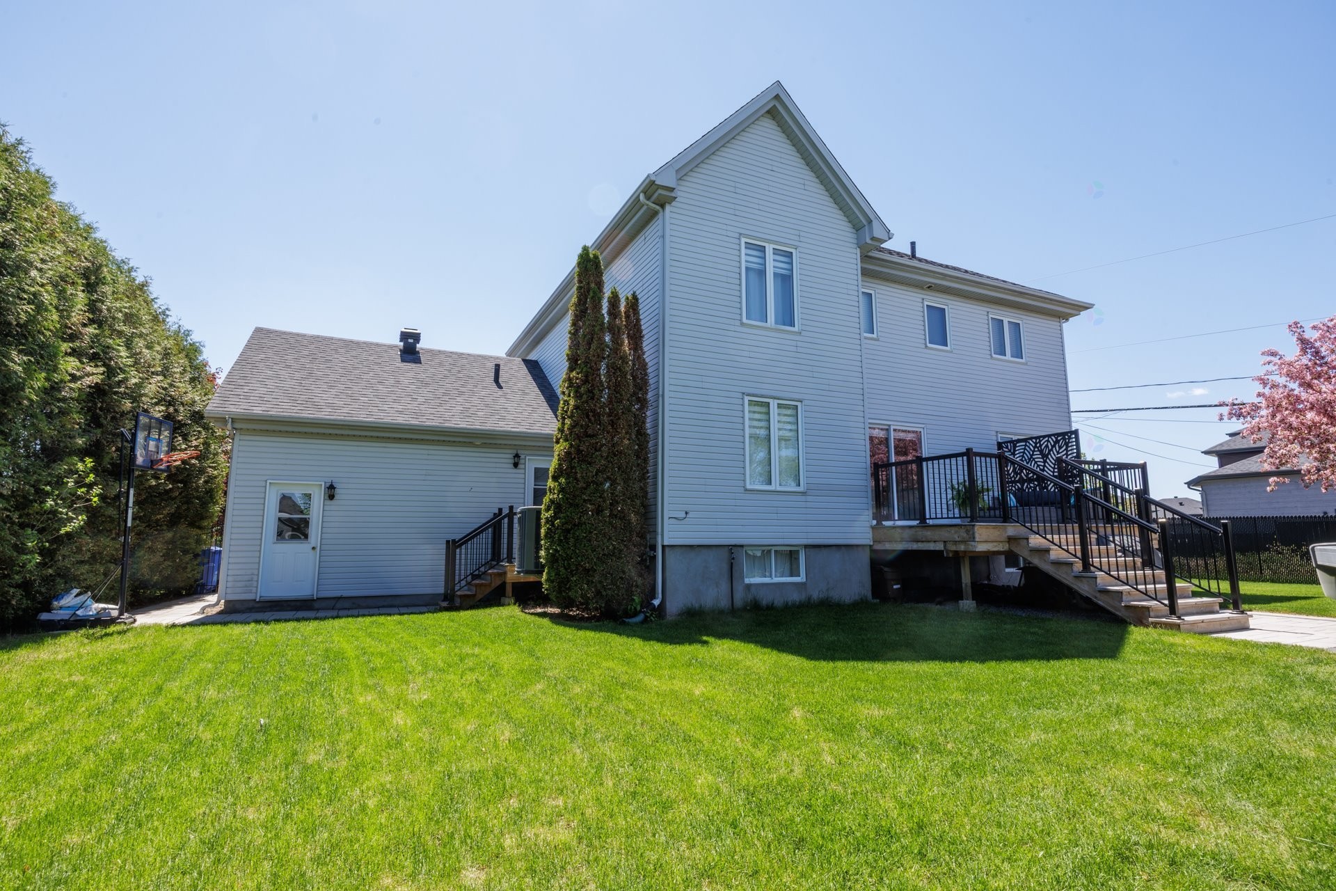 









40


Rue Michel-McNabb

,
Notre-Dame-de-l'Île-Perrot,




QC
J7V9R8

