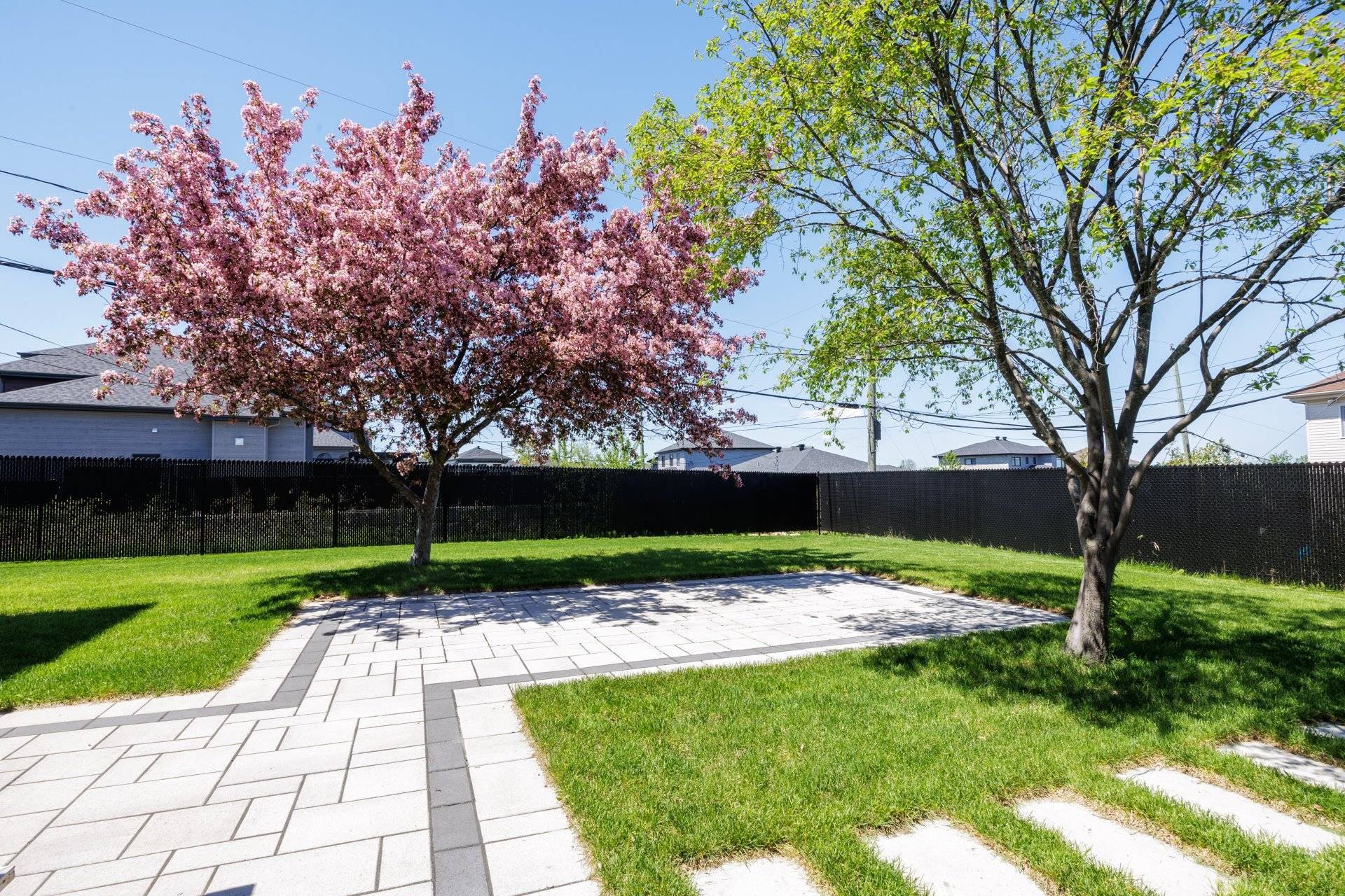 









40


Rue Michel-McNabb

,
Notre-Dame-de-l'Île-Perrot,




QC
J7V9R8


