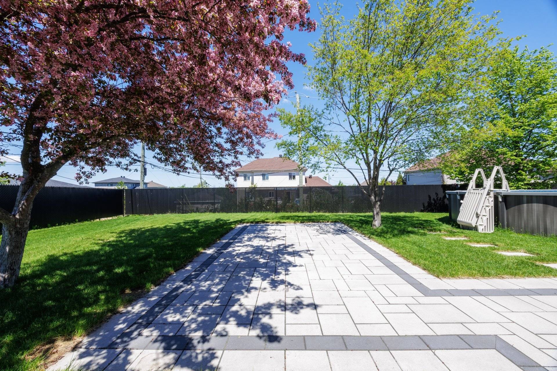 









40


Rue Michel-McNabb

,
Notre-Dame-de-l'Île-Perrot,




QC
J7V9R8

