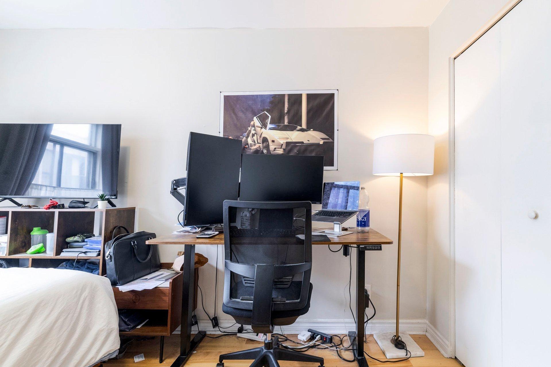 









3556


Rue St-Dominique

,
Montréal (Le Plateau-Mont-Royal),




QC
H2X2X4

