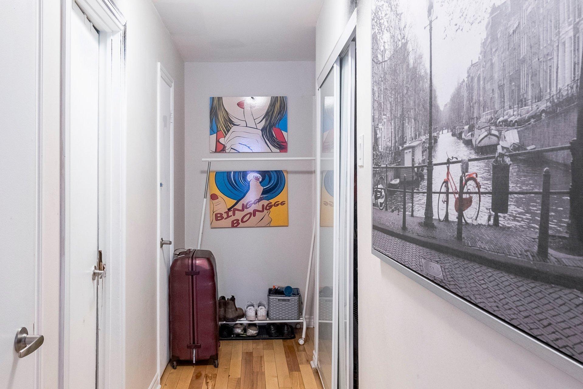 









3556


Rue St-Dominique

,
Montréal (Le Plateau-Mont-Royal),




QC
H2X2X4

