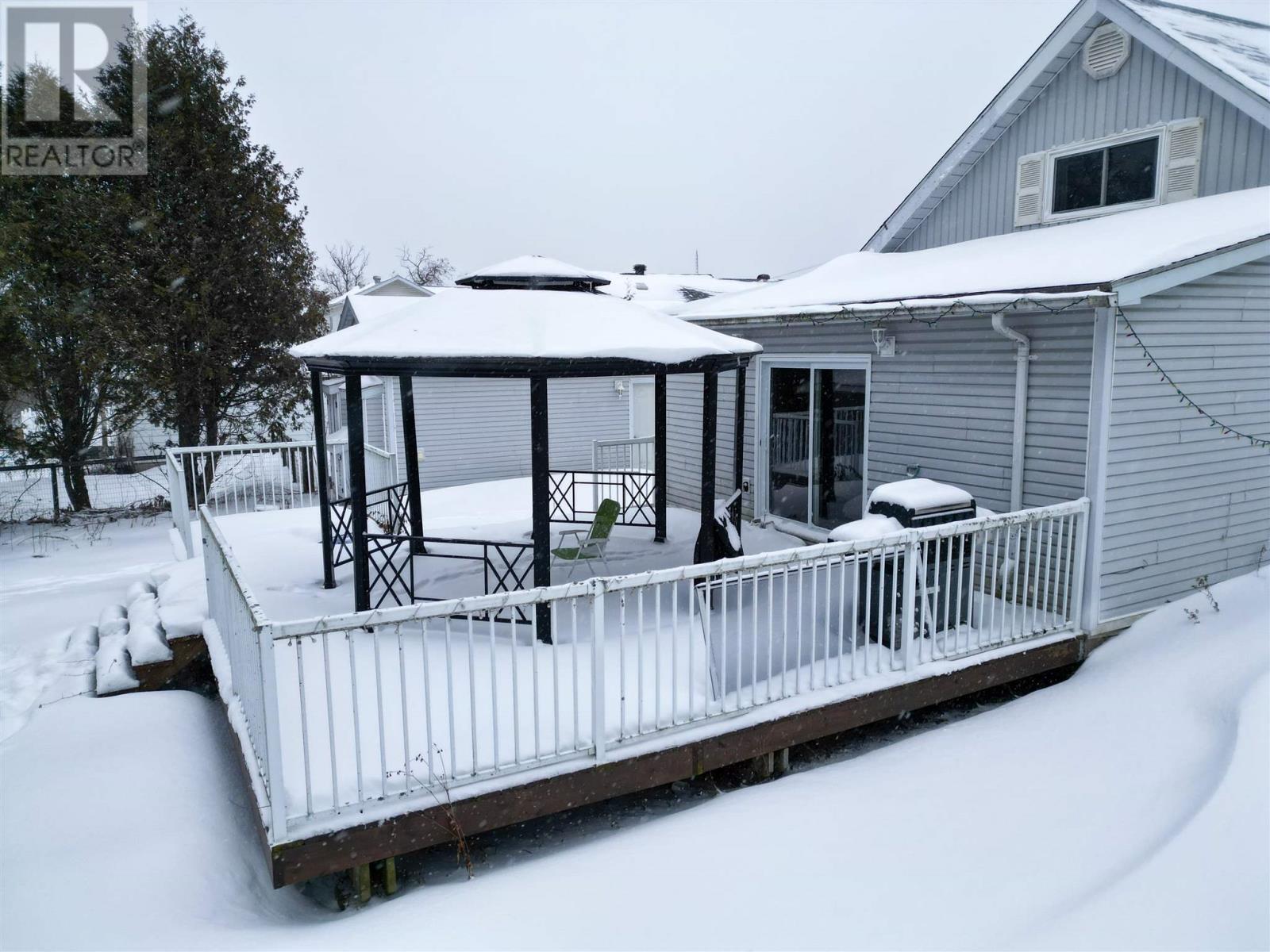 












53 Huron AVE

,
Blind River,




Ontario
P0R1B0

