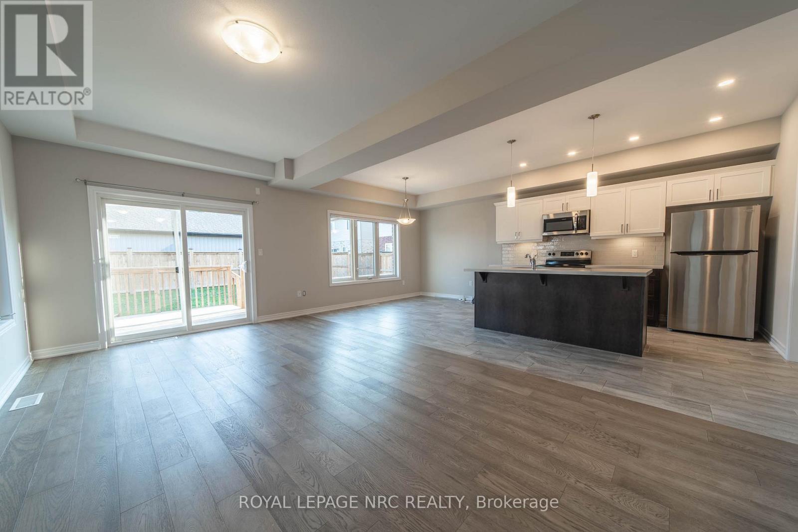 












1217 UPPERS LANE

,
Thorold (Rolling Meadows),




Ontario
L0S1A0

