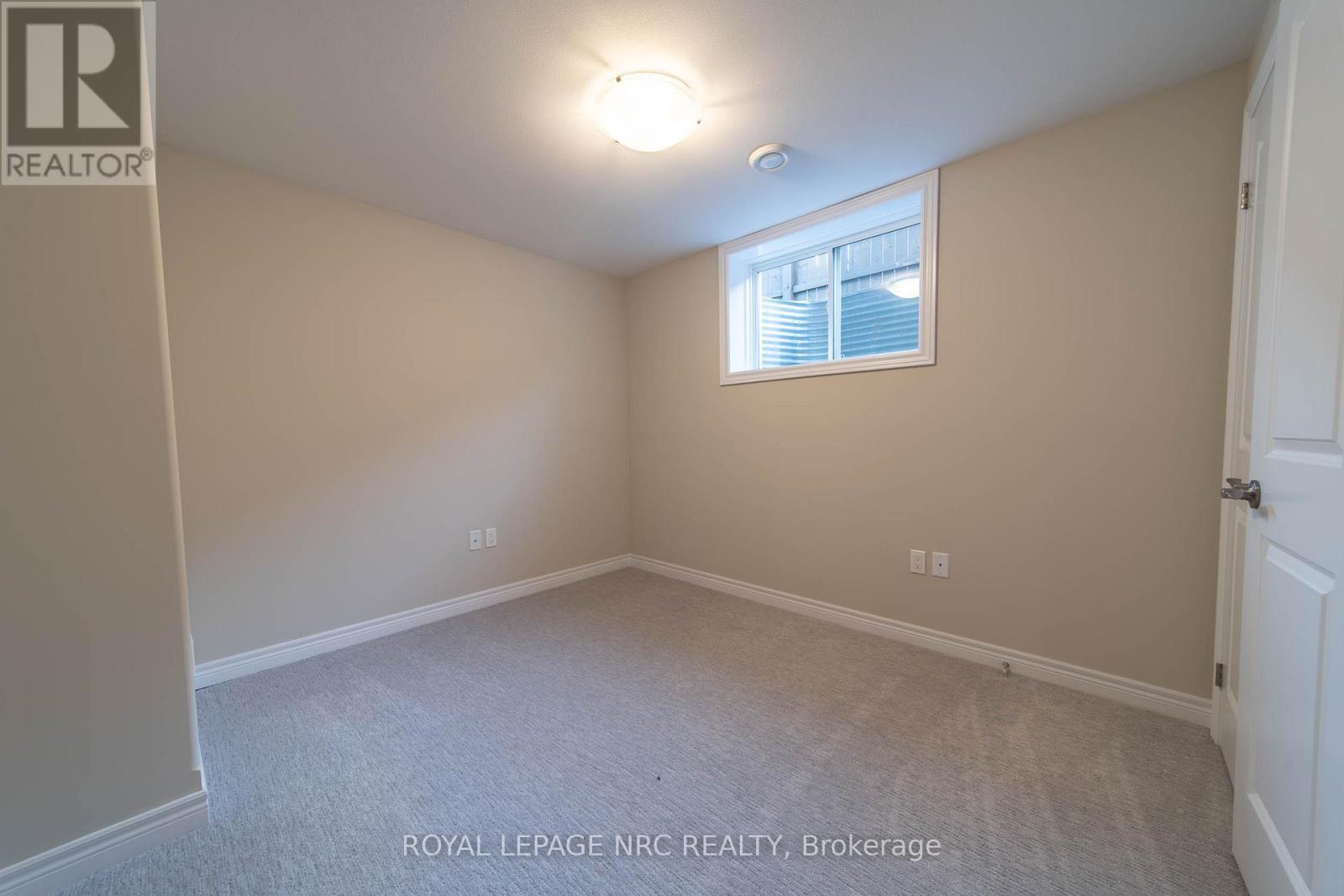 












1217 UPPERS LANE

,
Thorold (Rolling Meadows),




Ontario
L0S1A0

