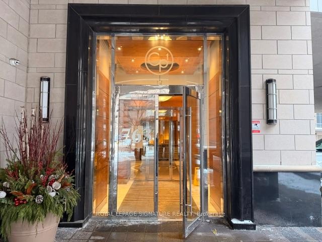 









763


Bay

Street, 4809,
Toronto,




ON
M5G 2R3

