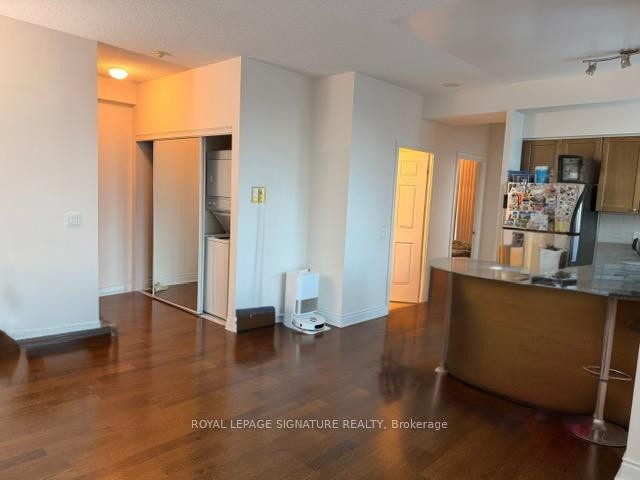 









763


Bay

Street, 4809,
Toronto,




ON
M5G 2R3

