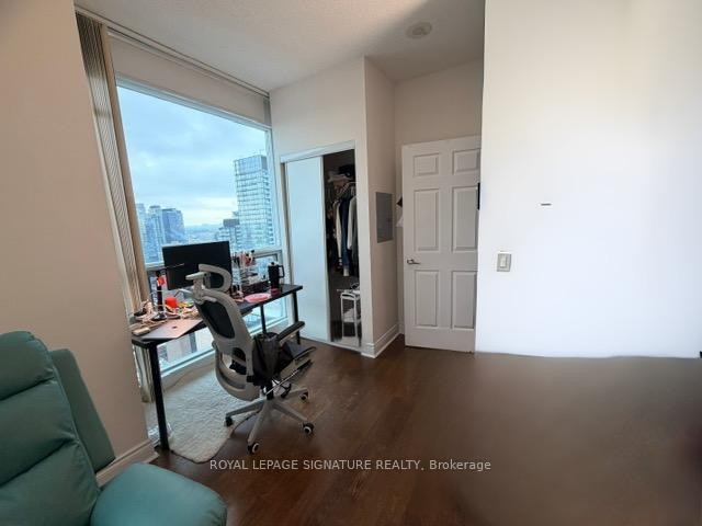 









763


Bay

Street, 4809,
Toronto,




ON
M5G 2R3

