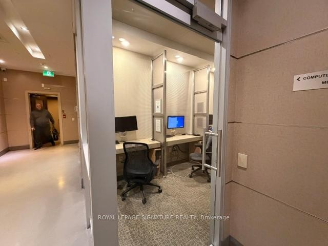 









763


Bay

Street, 4809,
Toronto,




ON
M5G 2R3

