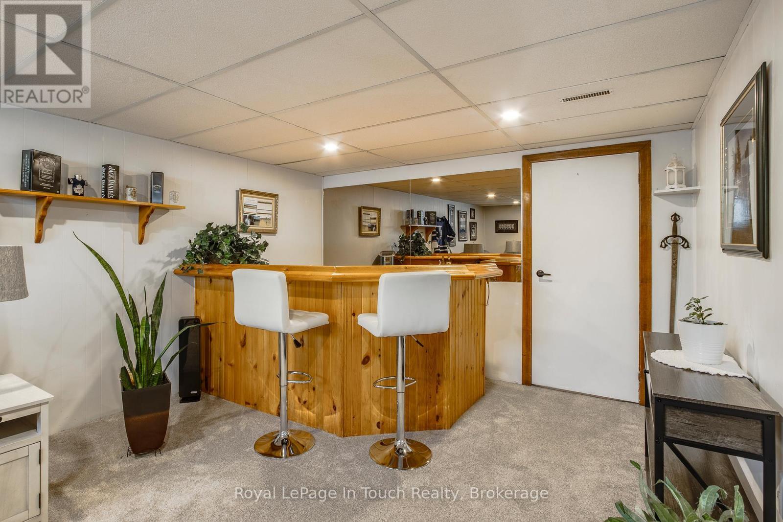 












4 - 233 INNISFIL STREET

,
Barrie (Allandale Centre),




Ontario
L4N3E9

