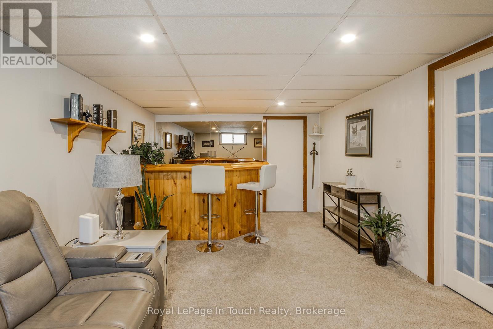 












4 - 233 INNISFIL STREET

,
Barrie (Allandale Centre),




Ontario
L4N3E9

