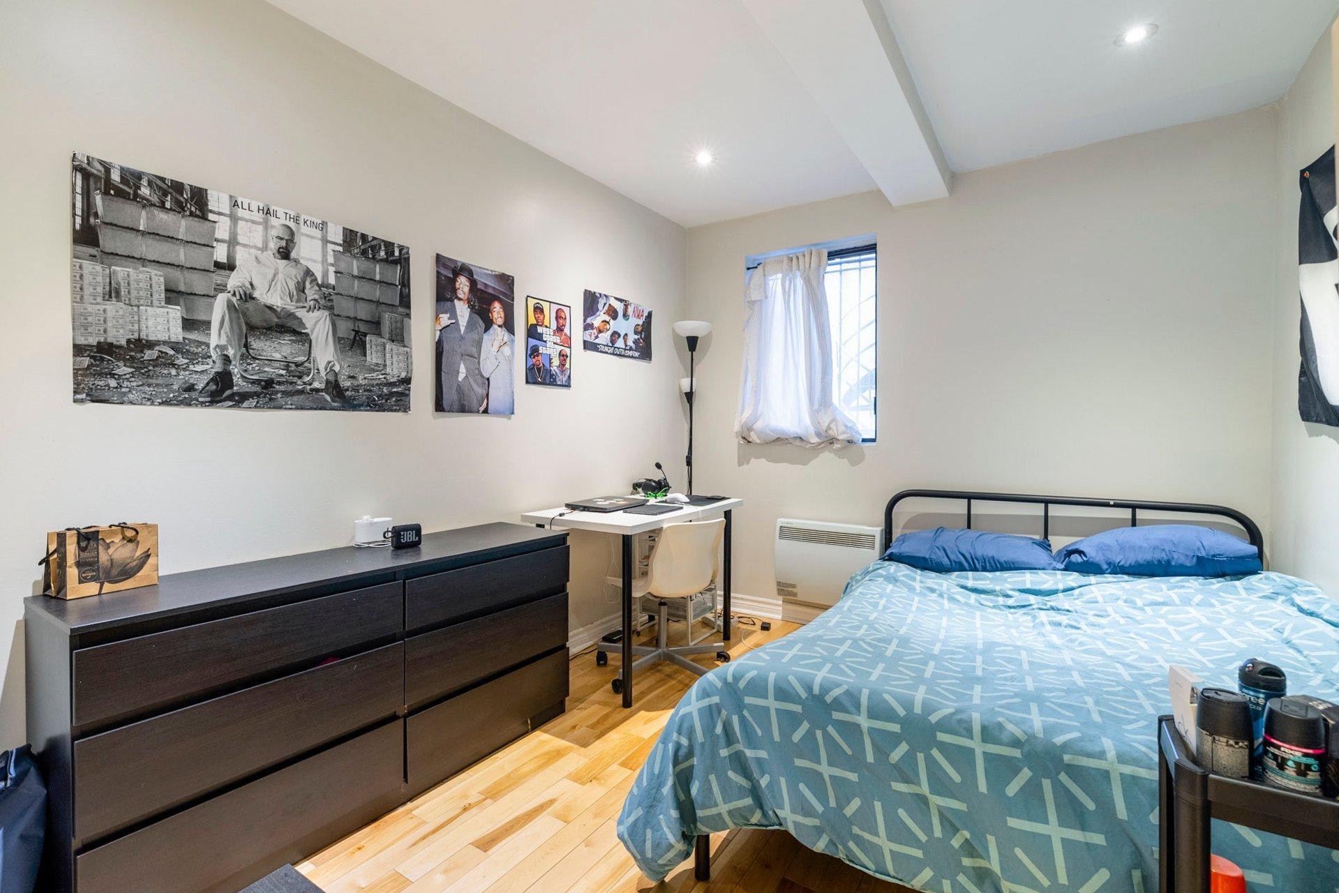 









3562


Rue St-Dominique

,
Montréal (Le Plateau-Mont-Royal),




QC
H2X2X4

