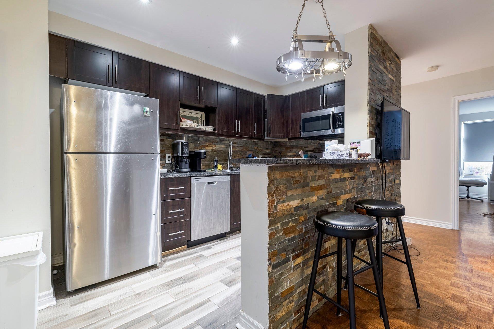 









3550


Rue St-Dominique

,
Montréal (Le Plateau-Mont-Royal),




QC
H2X2X4

