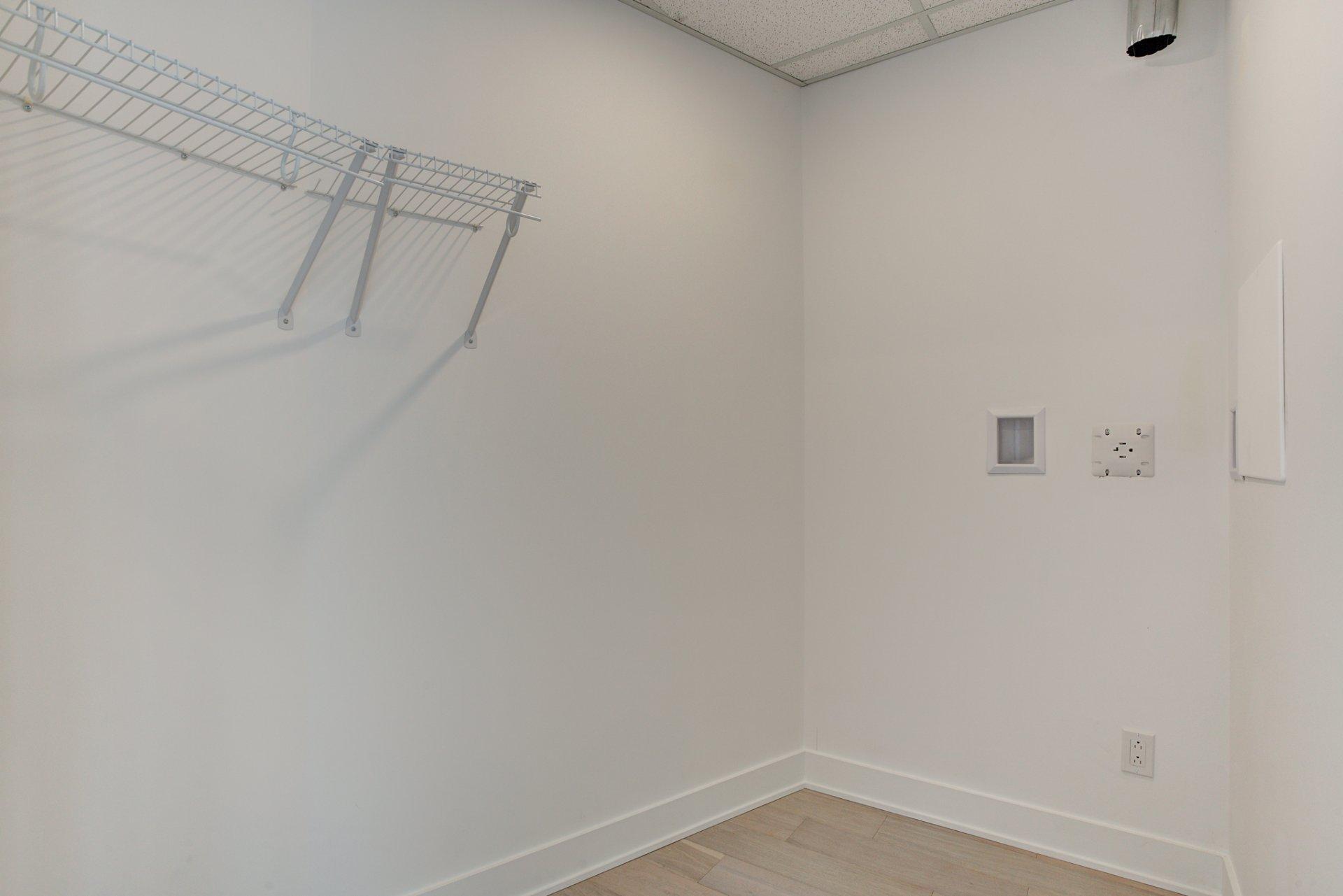 









7227


Boul. Newman

, 1024,
Montréal (LaSalle),




QC
H8N0H7

