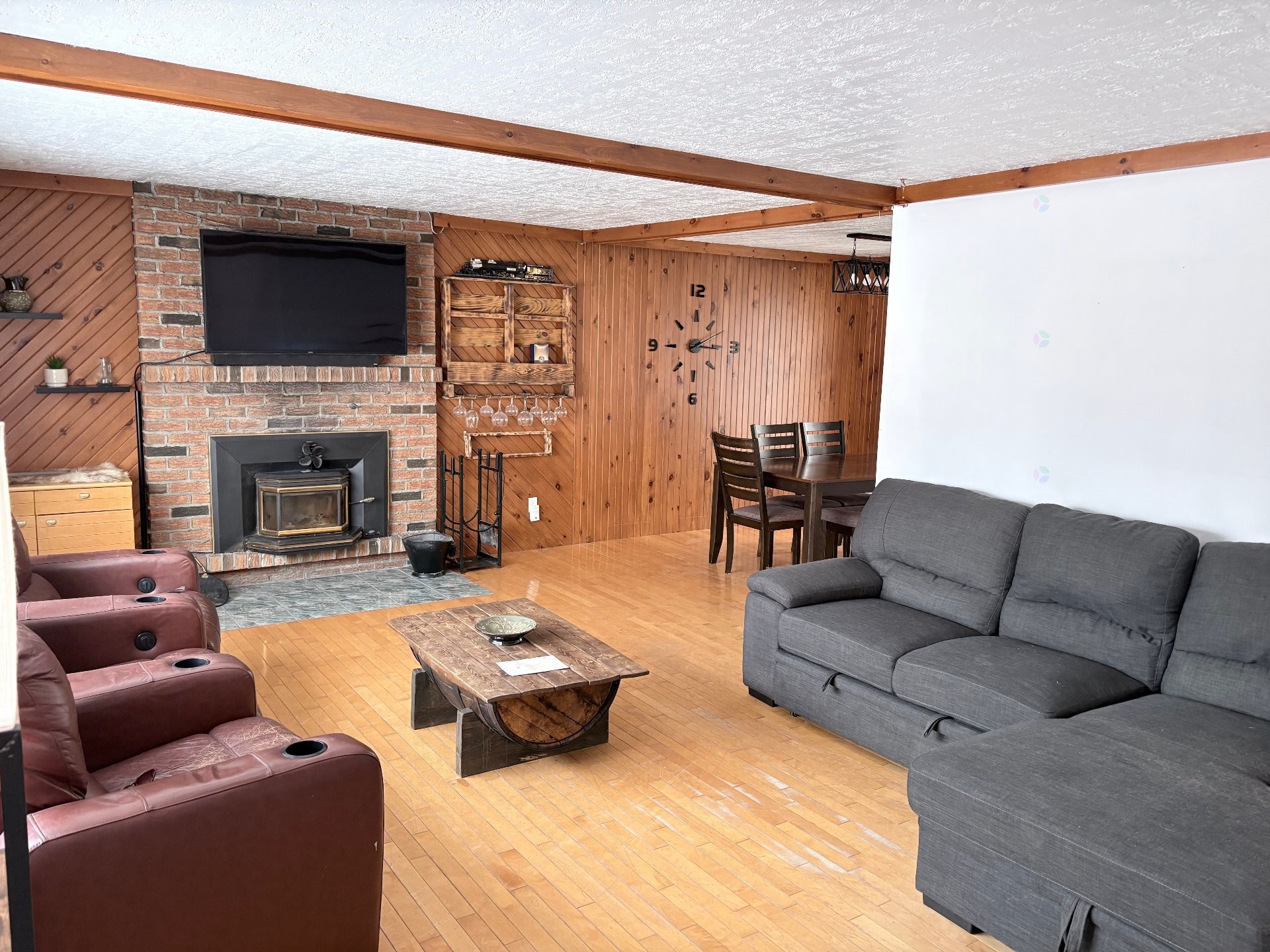 









42


Rue Hogue

,
Sept-Îles,




QC
G4S1M9

