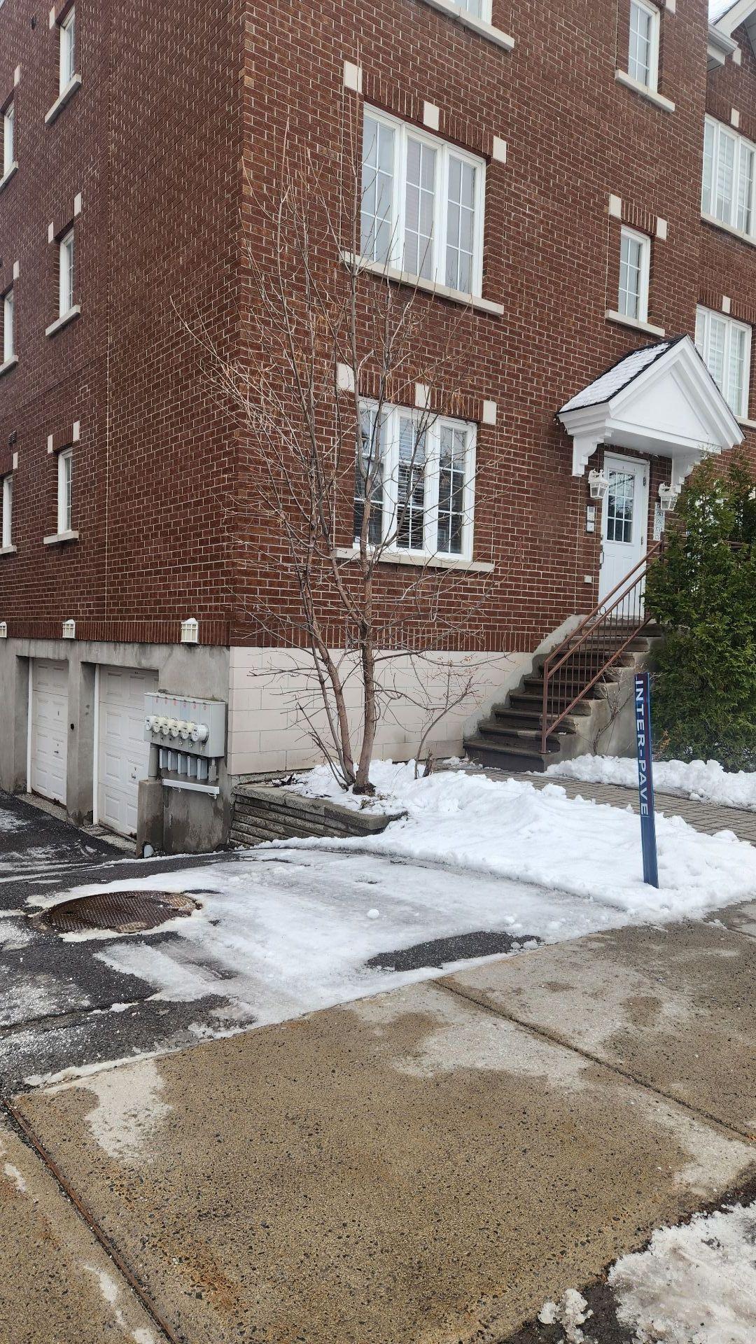 









1761


Boul. Alexis-Nihon

,
Montréal (Saint-Laurent),




QC
H4R3A2

