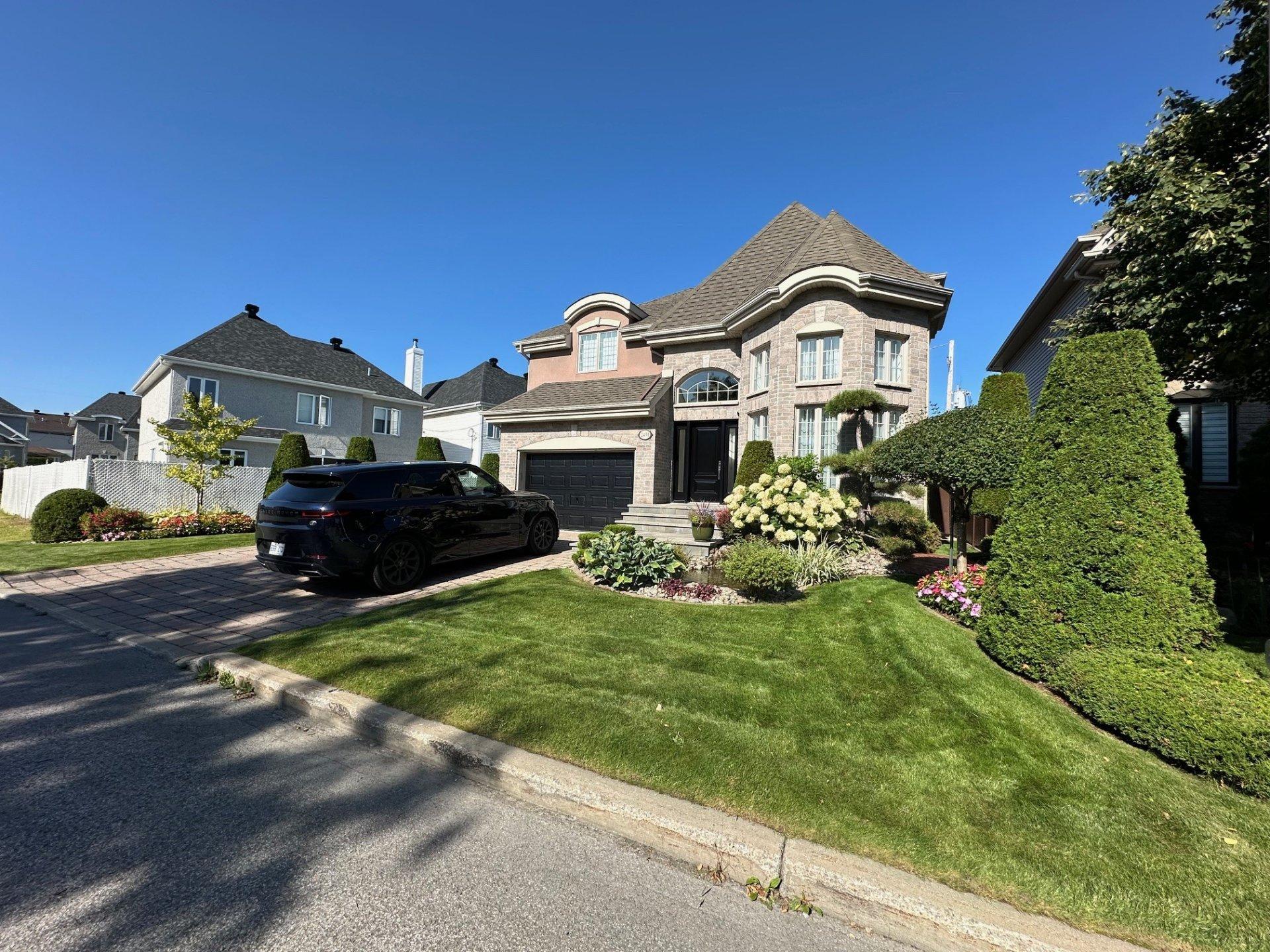 









2491


Rue Dalbis

,
Laval (Chomedey),




QC
H7T2Z9

