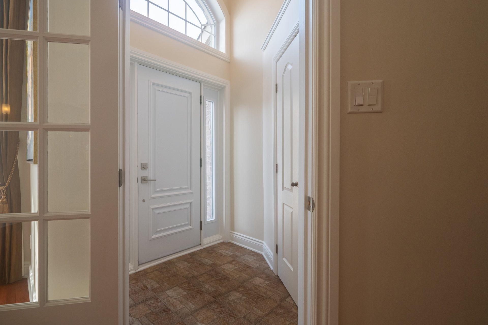 









2491


Rue Dalbis

,
Laval (Chomedey),




QC
H7T2Z9

