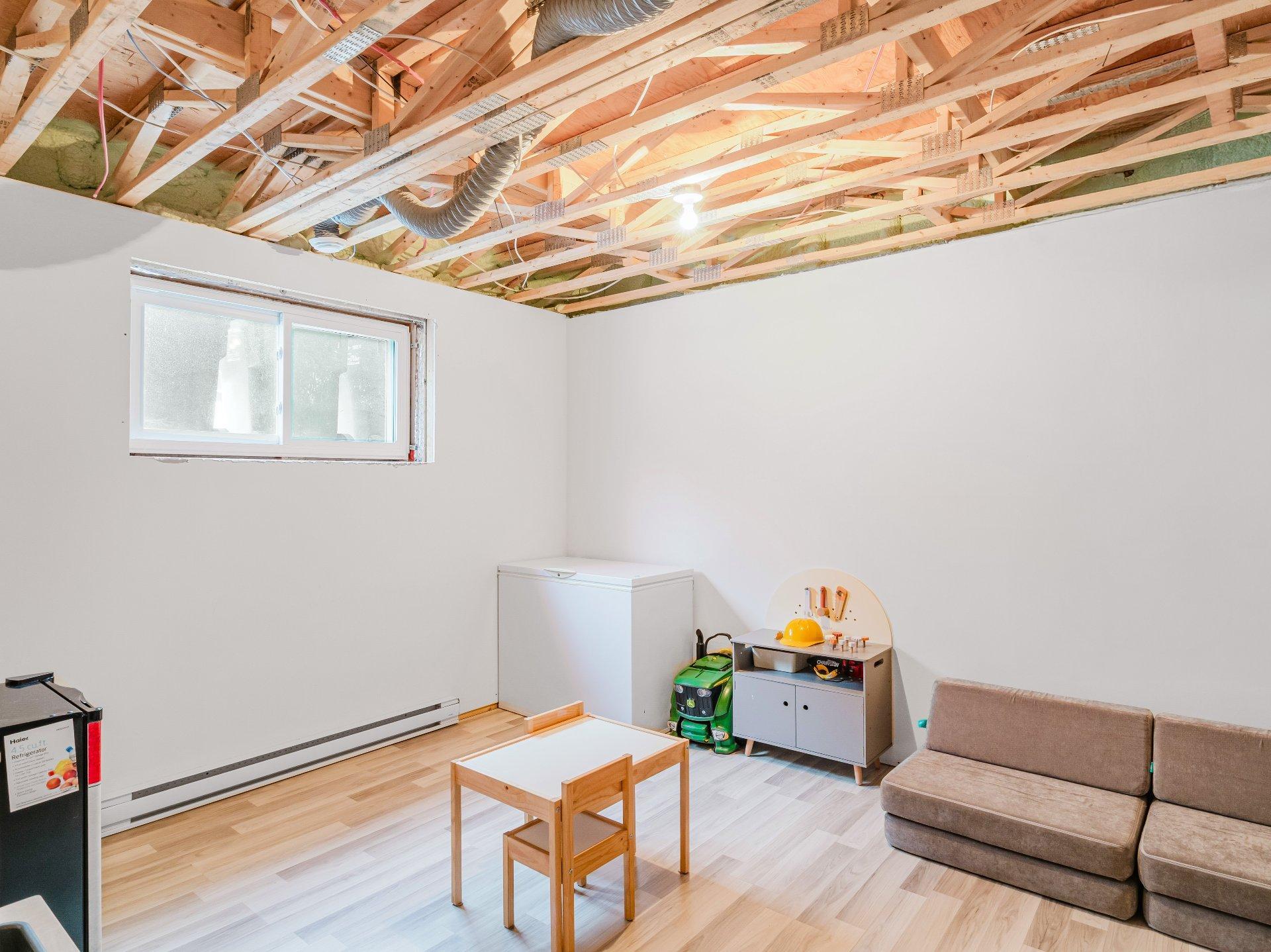 









1015


Rue Boivin

,
Sherbrooke (Brompton/Rock Forest/Saint-Élie/Deauville),




QC
J1N1B6

